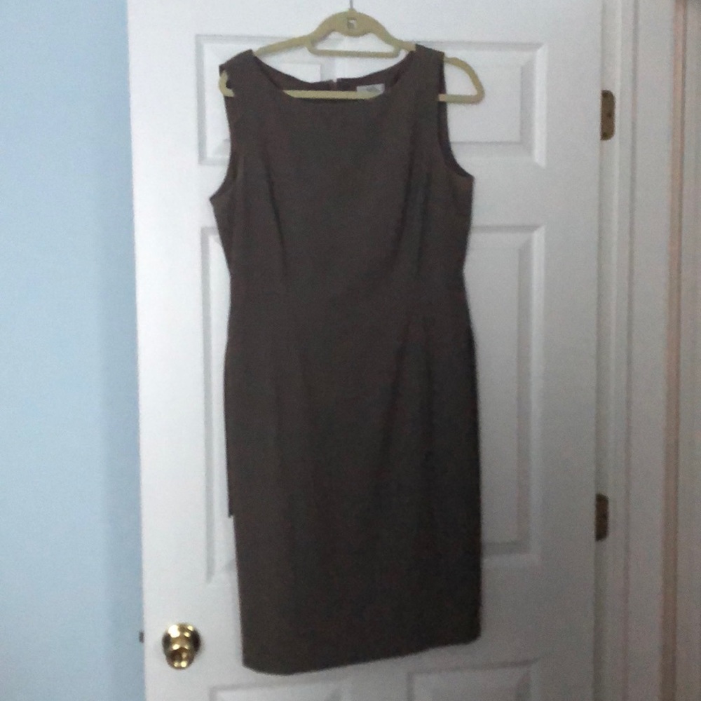 Tahari sleeveless sheath dress